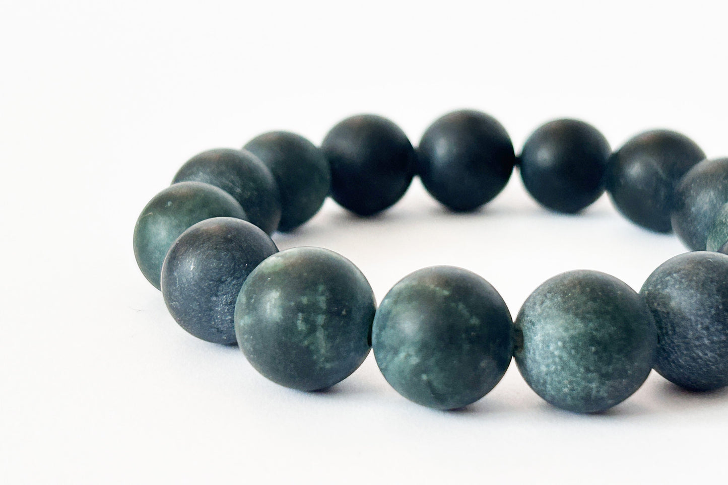 Black jade bead bracelet (10mm beads)