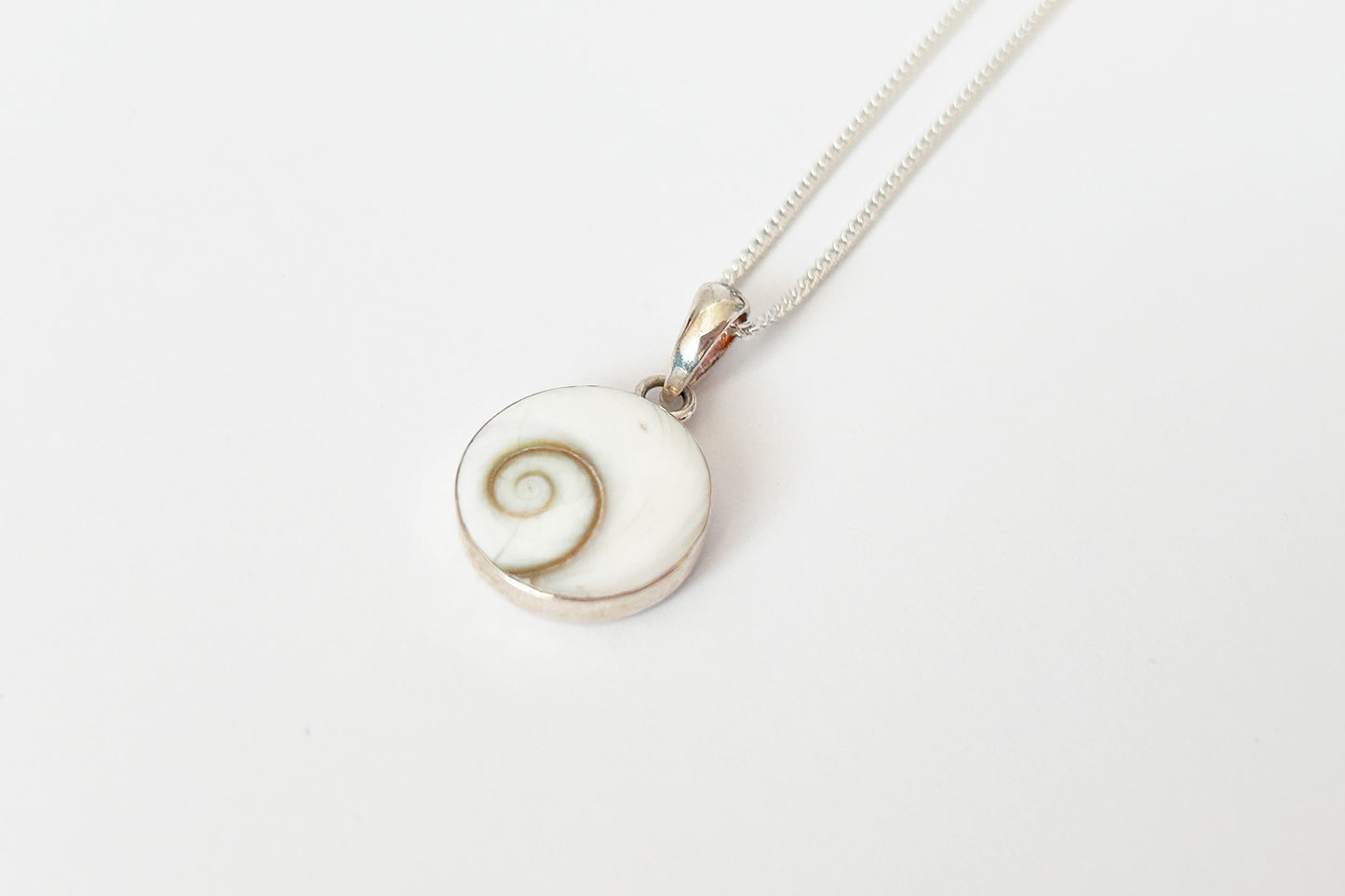 Sterling silver chain with seashell pendant