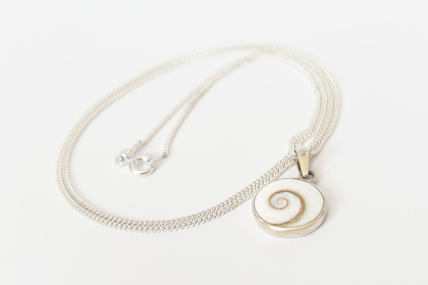Sterling silver chain with seashell pendant